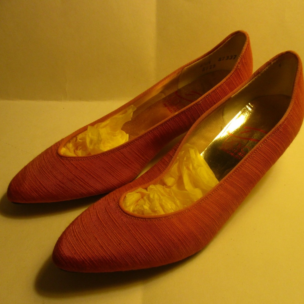 Vintage-Dolce by Pierre Pink Peach Paduasoy Pumps
